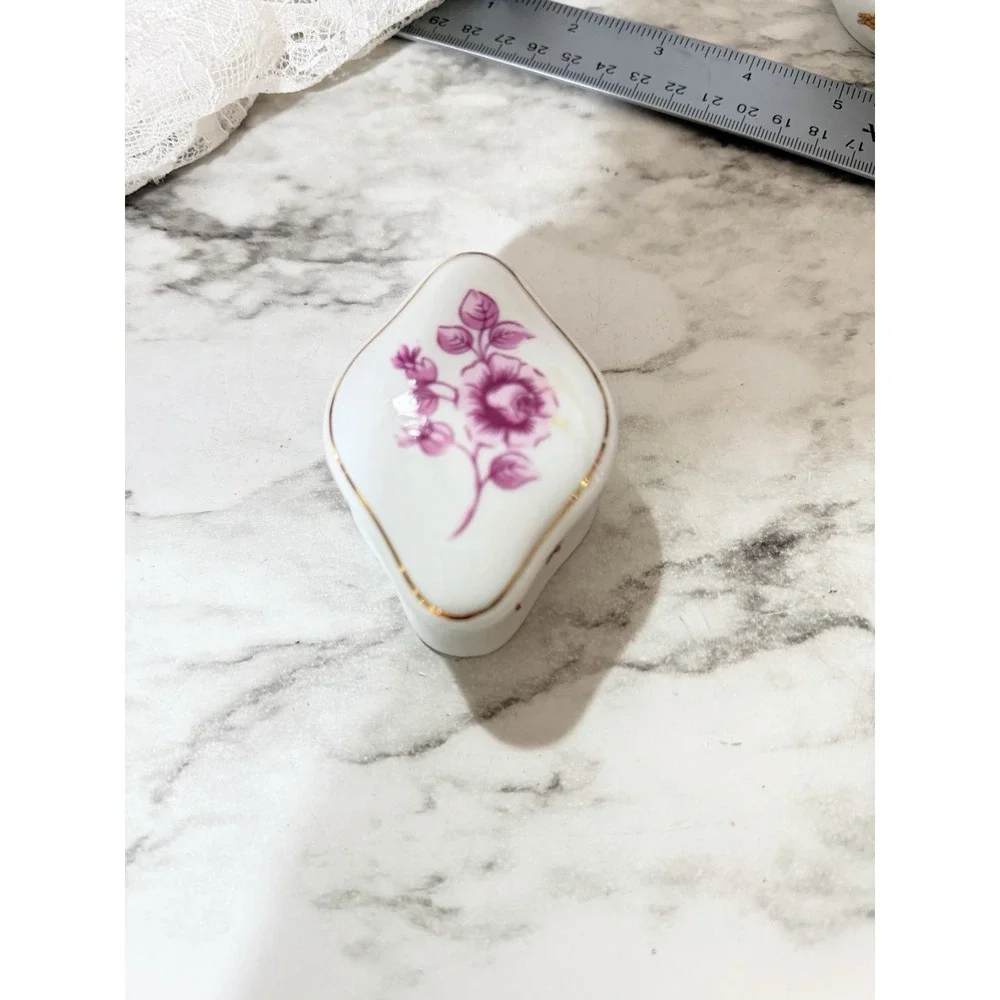 Hollohaza 1831 Hungary Porcelain Trinket Box Flowers (A3209)